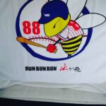 三高電機×MYCB 元プロ野球公認Tシャツを各施設に寄付しました。